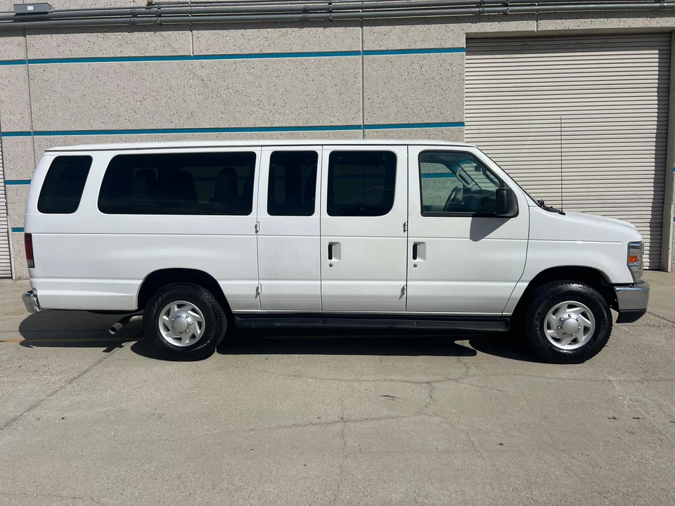2013 Ford Econoline Van - Image 12 of 31