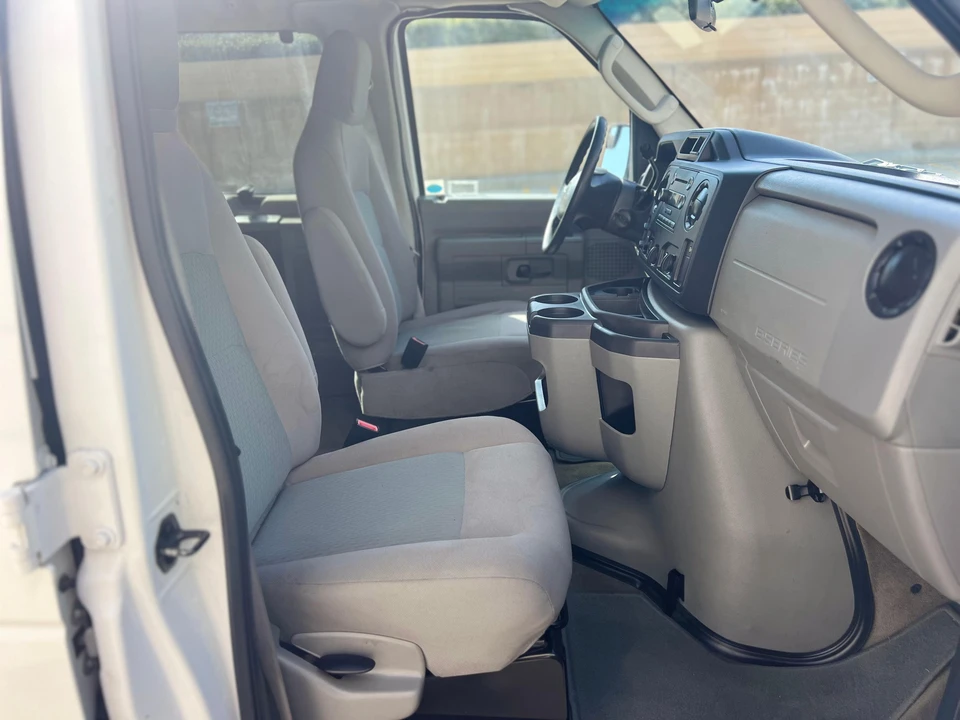 2013 Ford Econoline Van - Image 23 of 31