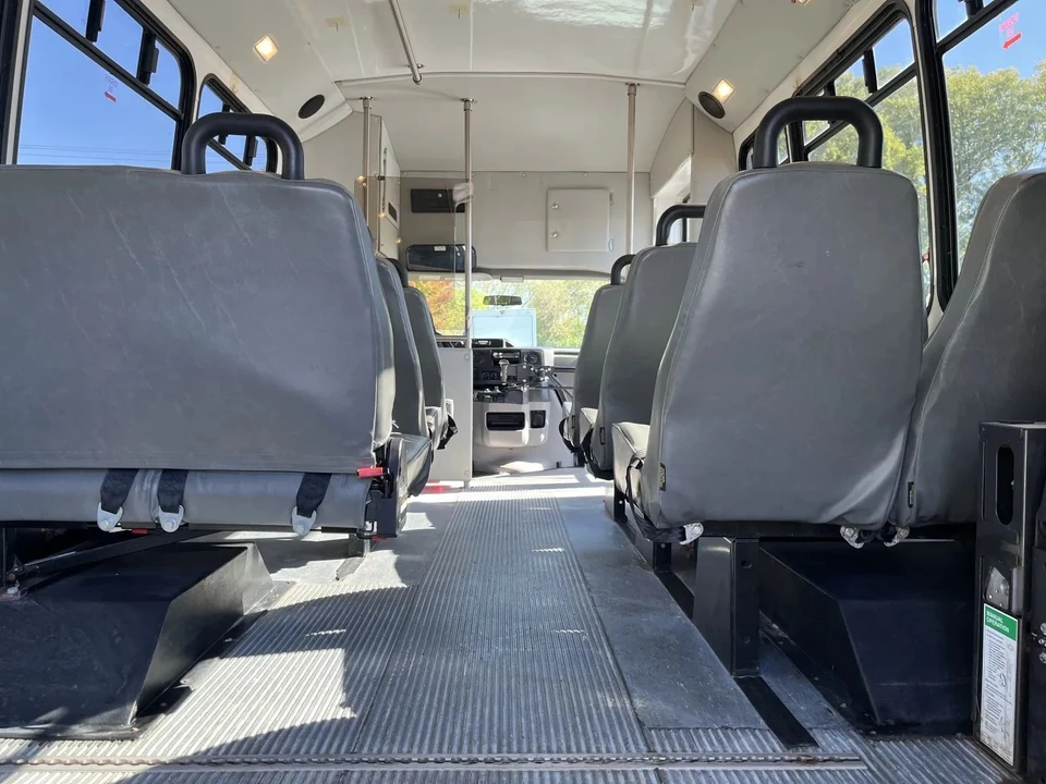 2013 Ford Econoline Van - Image 16 of 21