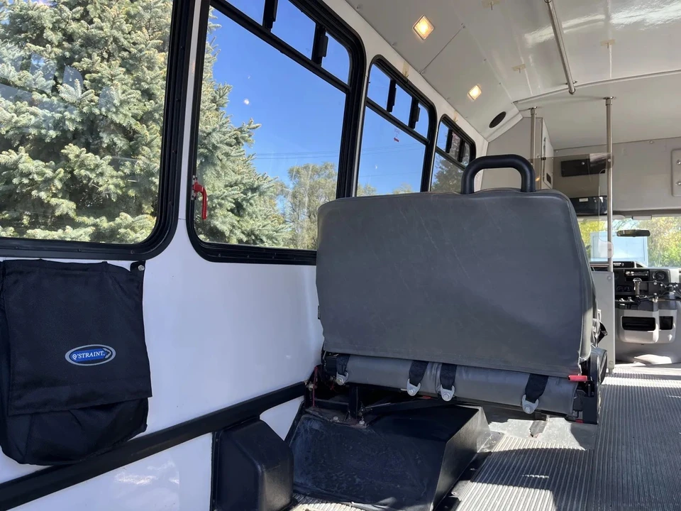 2013 Ford Econoline Van - Image 17 of 21