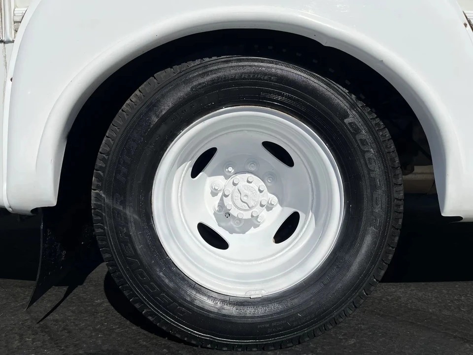 2013 Ford Econoline Van - Image 8 of 12