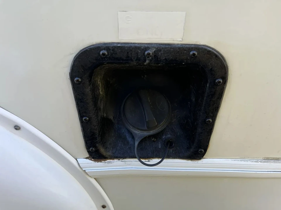 2013 Ford Econoline Van - Image 18 of 21