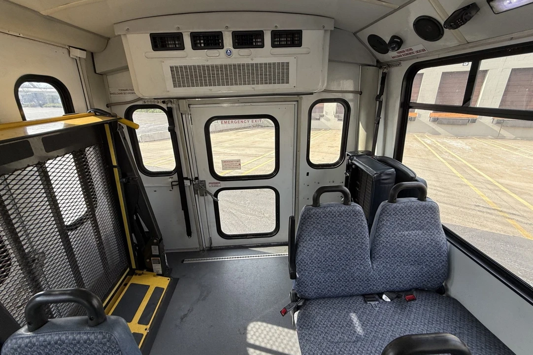 2013 Ford Econoline Van - Image 6 of 9