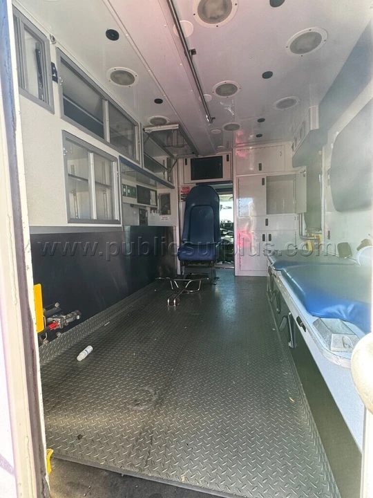 2013 Ford Econoline Van - Image 11 of 12