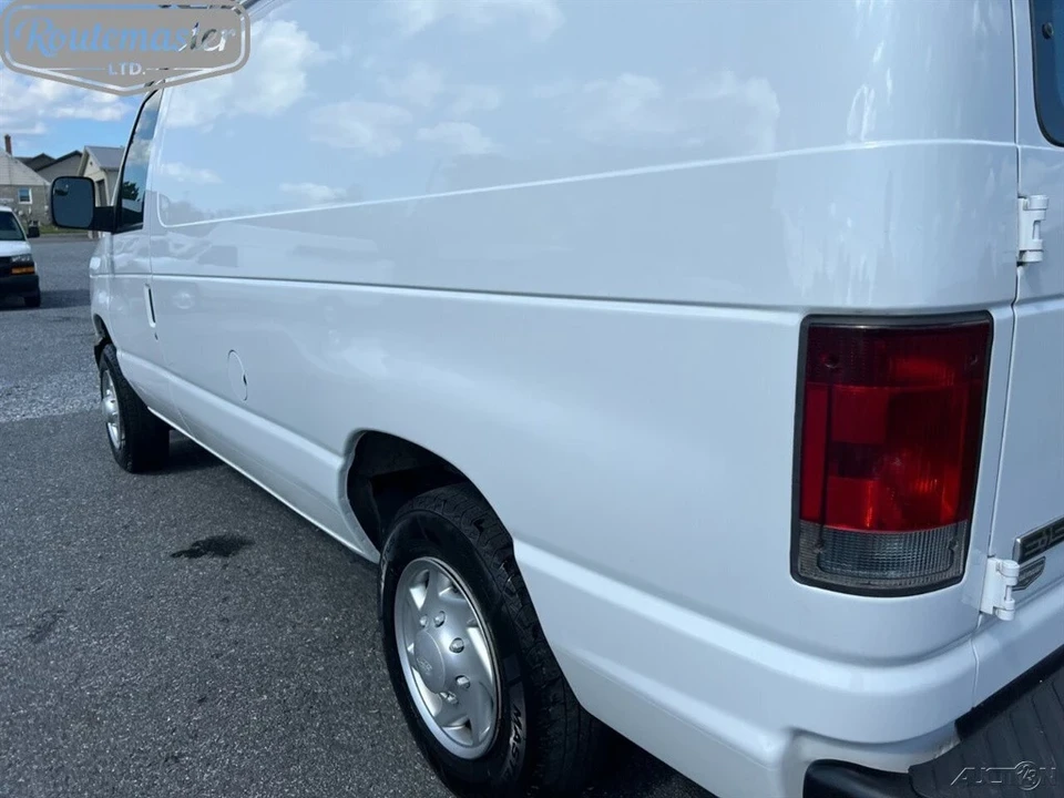 2013 Ford Econoline Van - Image 10 of 12