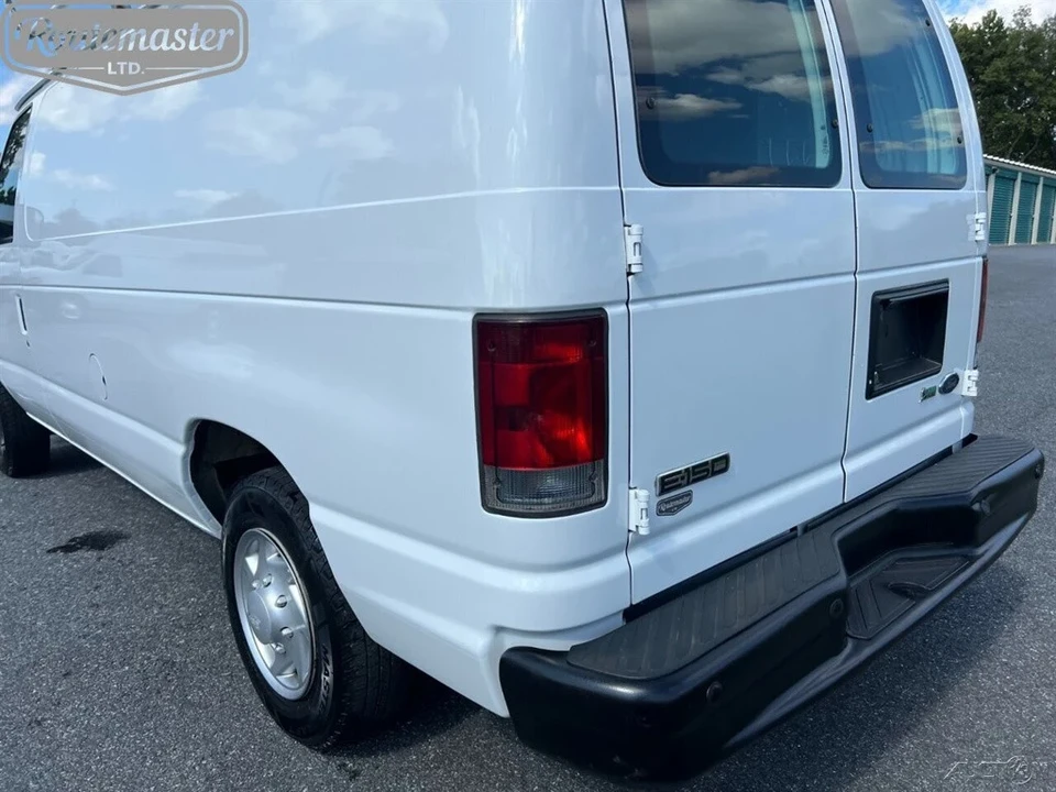 2013 Ford Econoline Van - Image 9 of 12