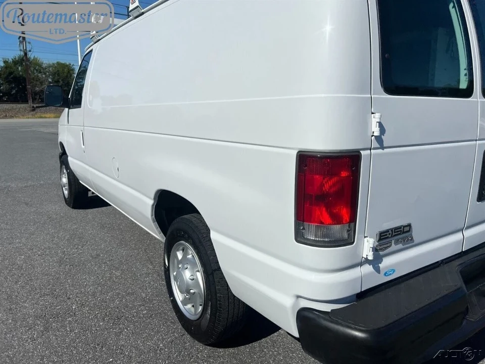 2013 Ford Econoline Van - Image 11 of 12
