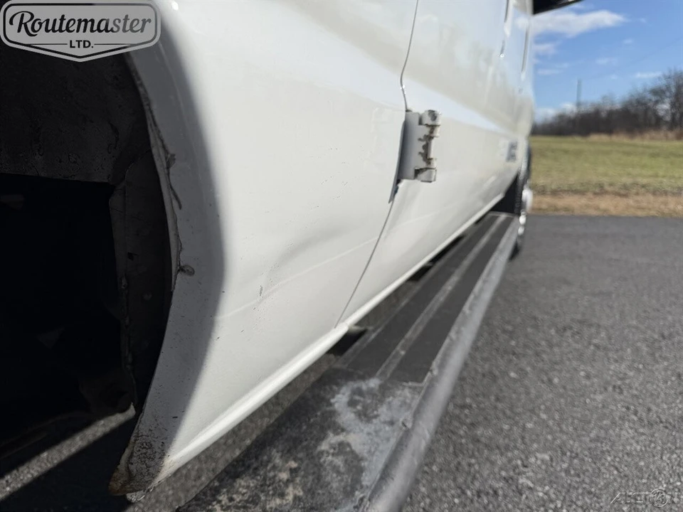 2013 Ford Econoline Van - Image 8 of 12