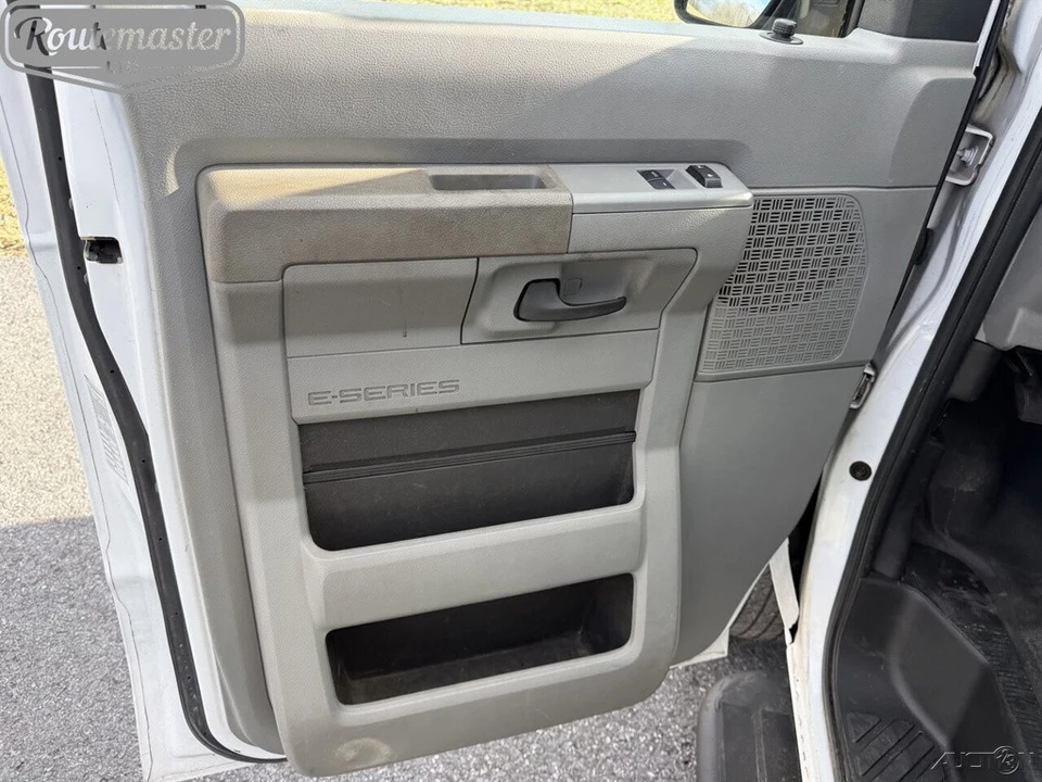 2013 Ford Econoline Van - Image 12 of 12