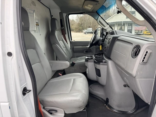 2013 Ford Econoline Van - Image 12 of 16
