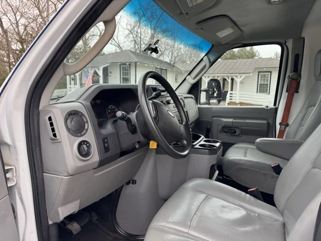 2013 Ford Econoline Van - Image 9 of 16