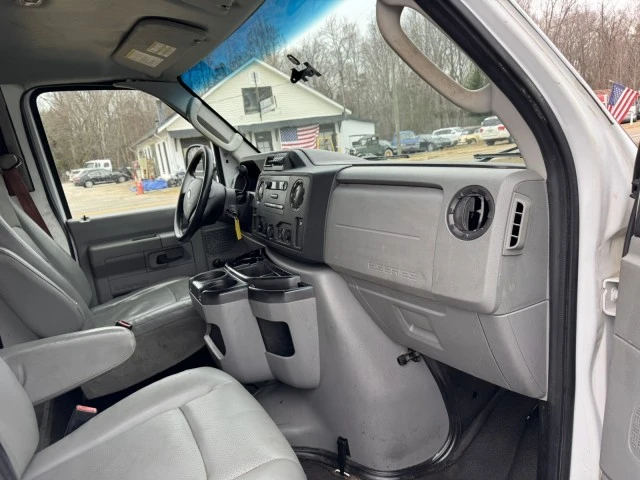 2013 Ford Econoline Van - Image 11 of 16