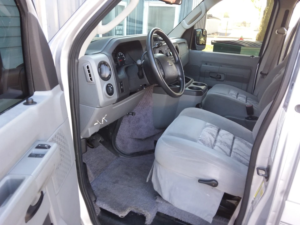2013 Ford Econoline Van - Image 17 of 21