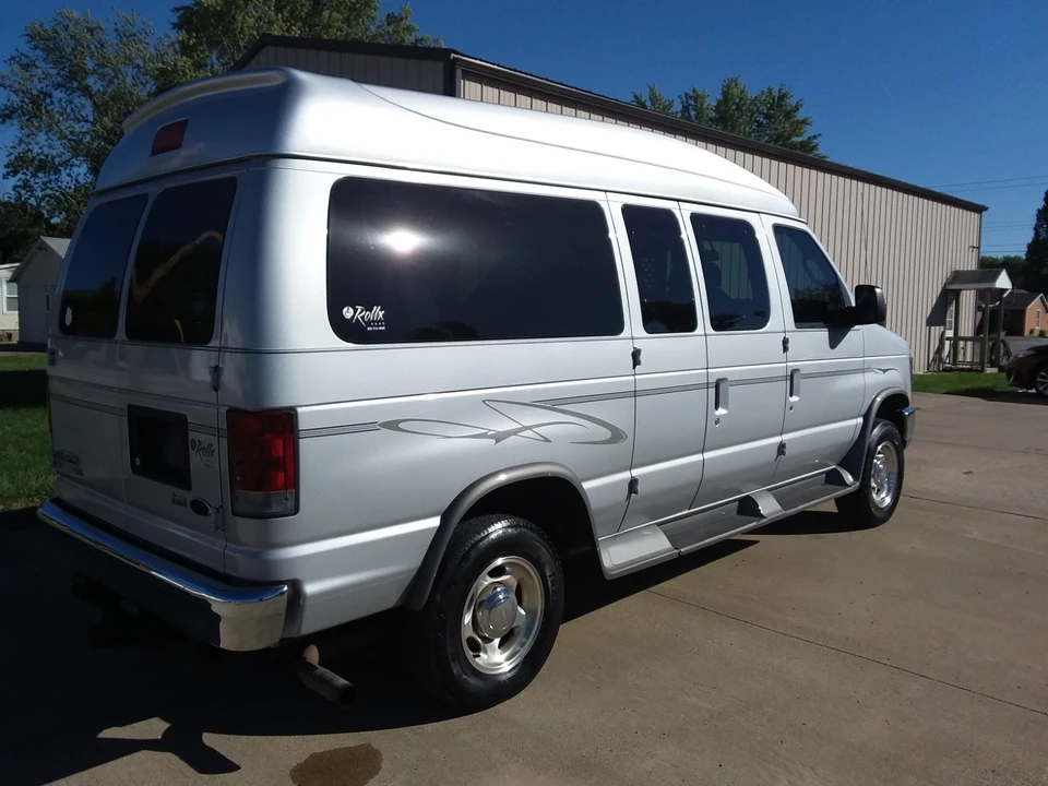2013 Ford Econoline Van - Image 12 of 21