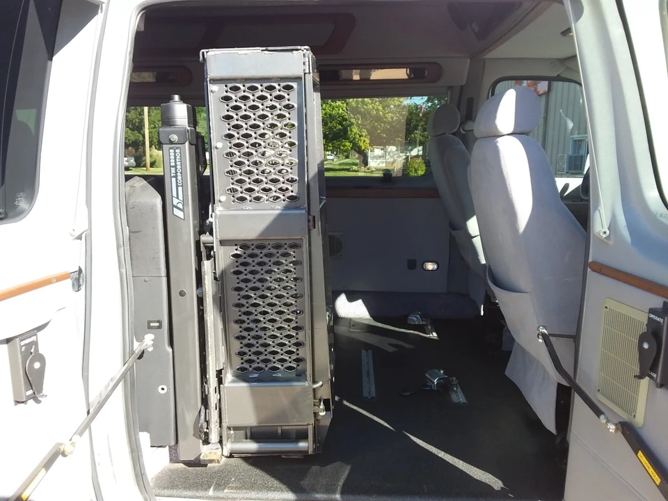 2013 Ford Econoline Van - Image 9 of 21