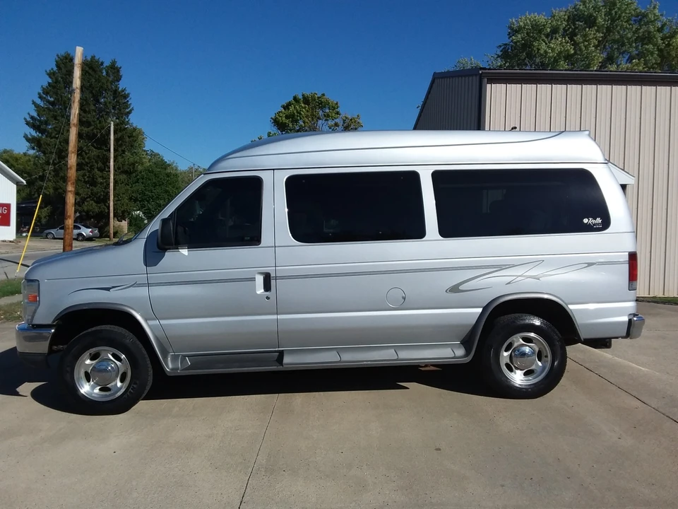 2013 Ford Econoline Van - Image 15 of 21
