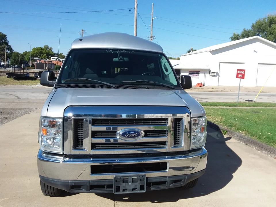 2013 Ford Econoline Van - Image 13 of 21