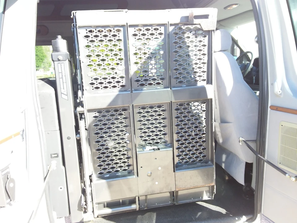 2013 Ford Econoline Van - Image 8 of 21
