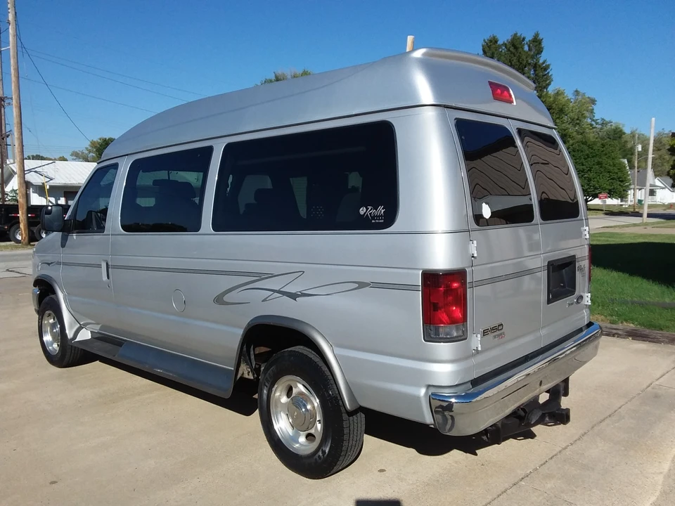 2013 Ford Econoline Van - Image 16 of 21