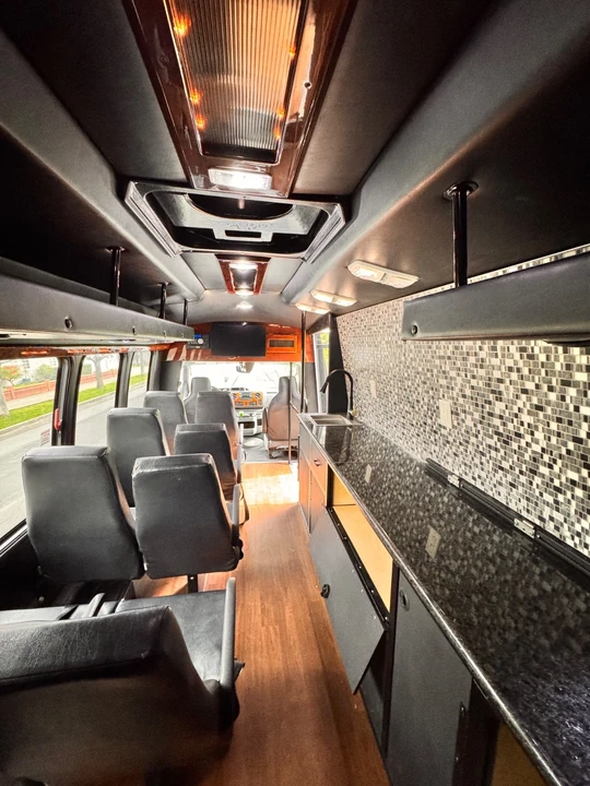 2013 Ford Econoline Van - Image 13 of 21