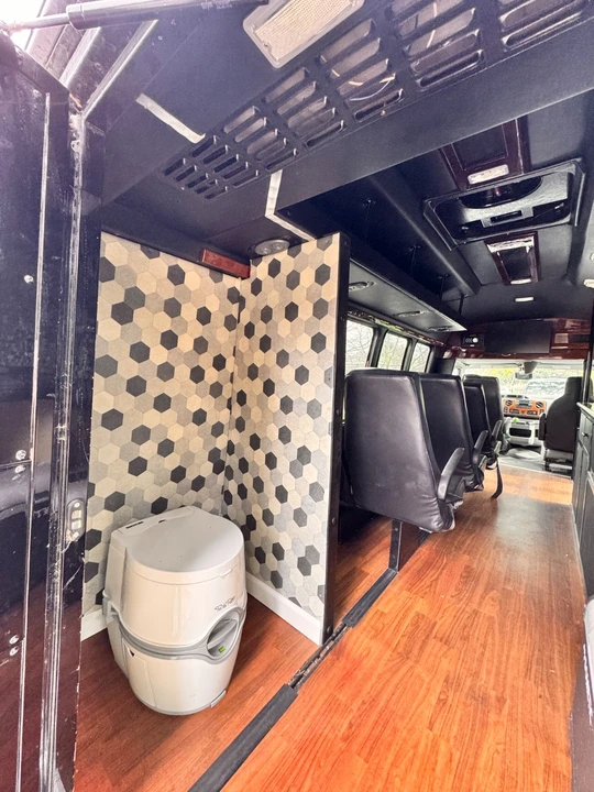 2013 Ford Econoline Van - Image 11 of 21