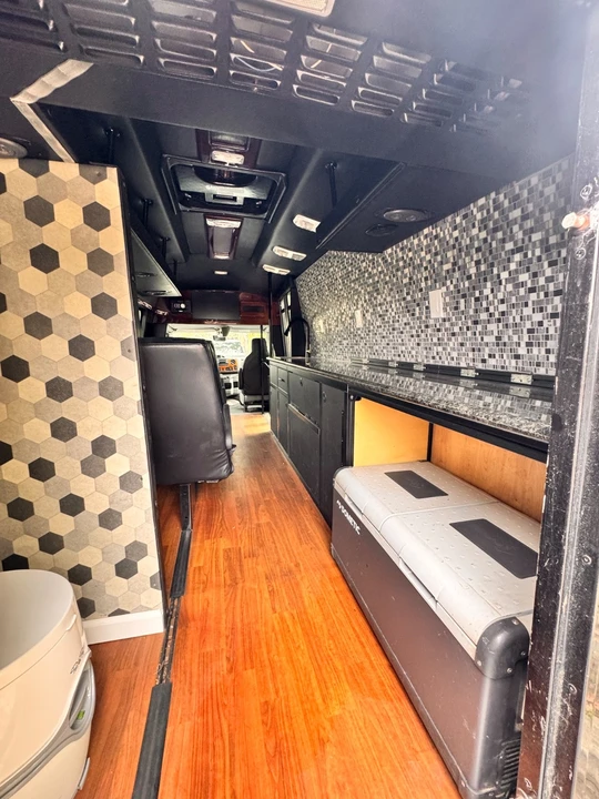 2013 Ford Econoline Van - Image 12 of 21