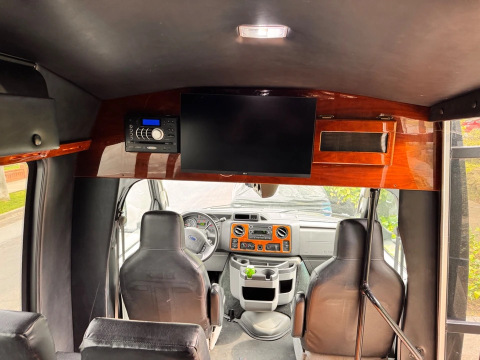 2013 Ford Econoline Van - Image 16 of 21