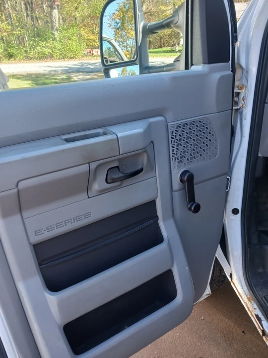 2013 Ford Econoline Van - Image 12 of 15