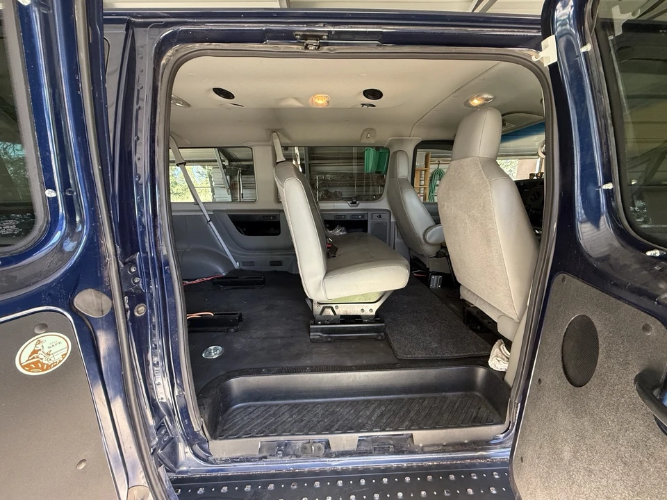 2013 Ford Econoline Van - Image 13 of 21