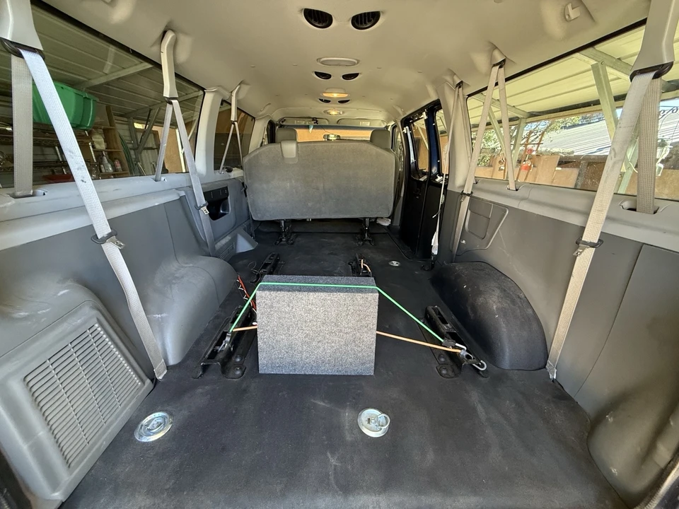 2013 Ford Econoline Van - Image 14 of 21