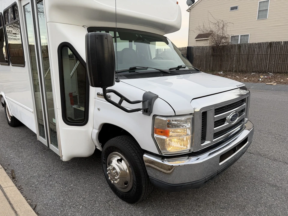 2013 Ford Econoline Van - Image 7 of 21