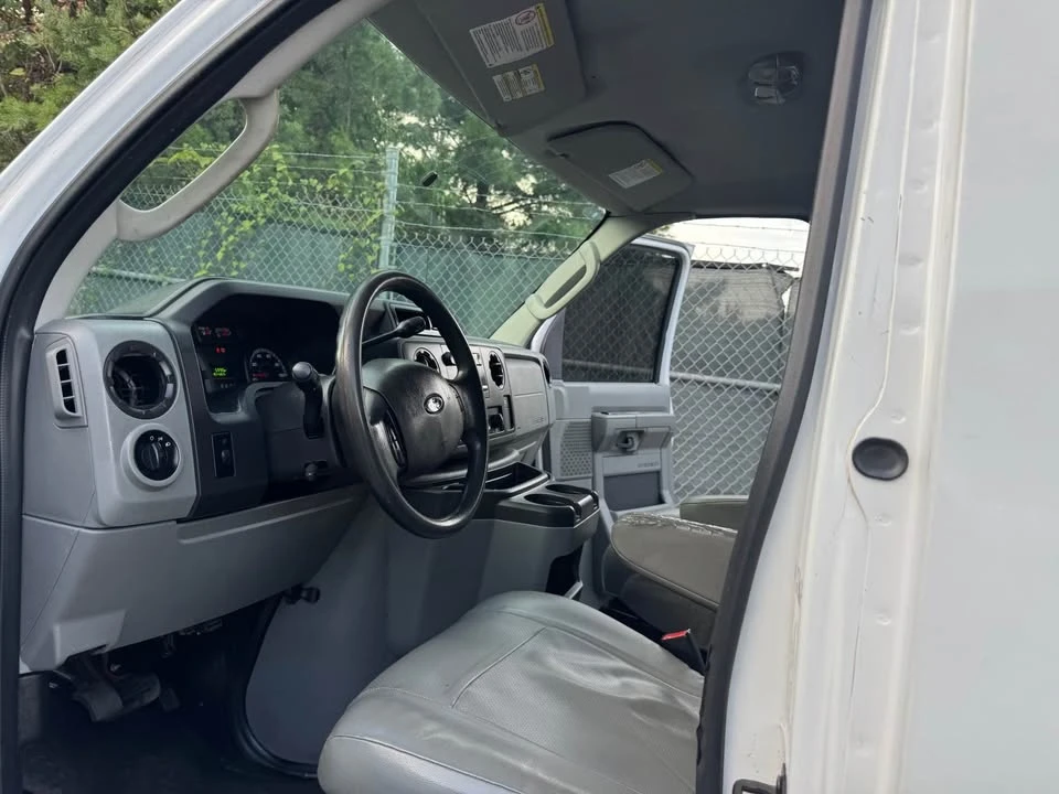 2013 Ford Econoline Van - Image 11 of 15