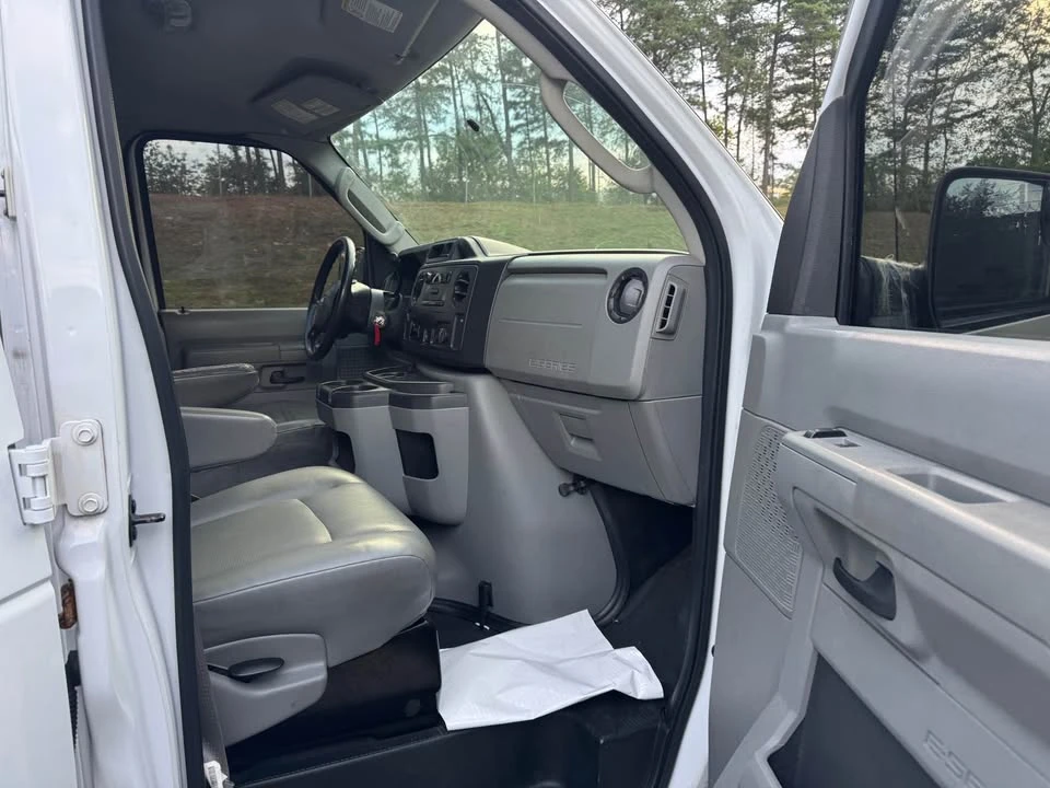 2013 Ford Econoline Van - Image 9 of 15