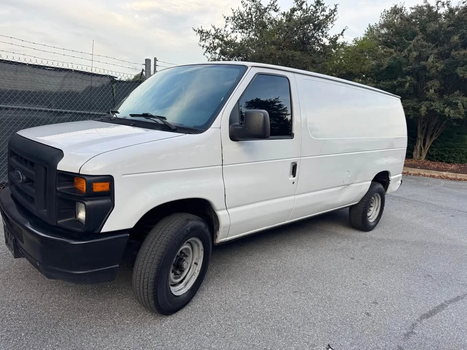 2013 Ford Econoline Van - Image 2 of 15