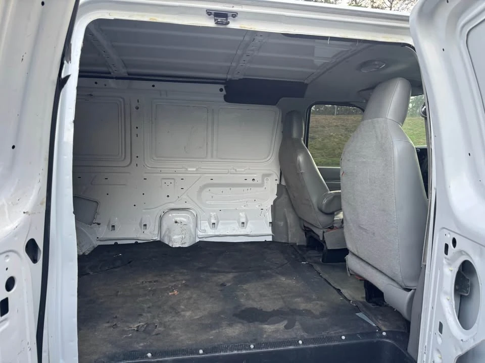 2013 Ford Econoline Van - Image 7 of 15