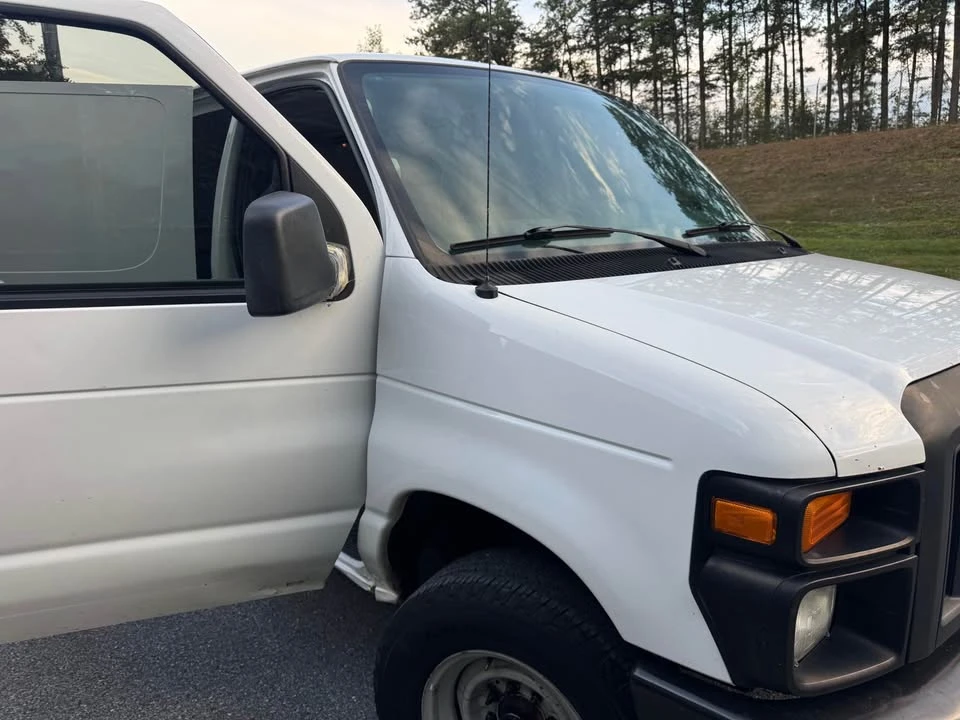 2013 Ford Econoline Van - Image 10 of 15