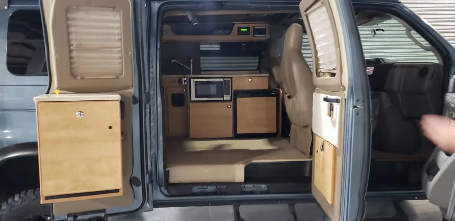 2013 Ford Econoline Van - Image 4 of 12