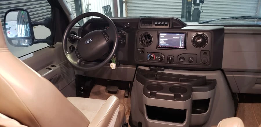 2013 Ford Econoline Van - Image 3 of 12