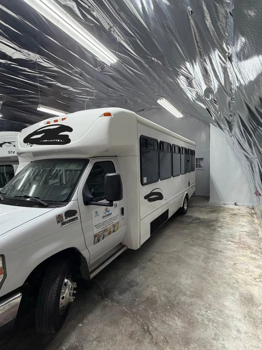 2013 Ford Econoline Van - Image 2 of 5