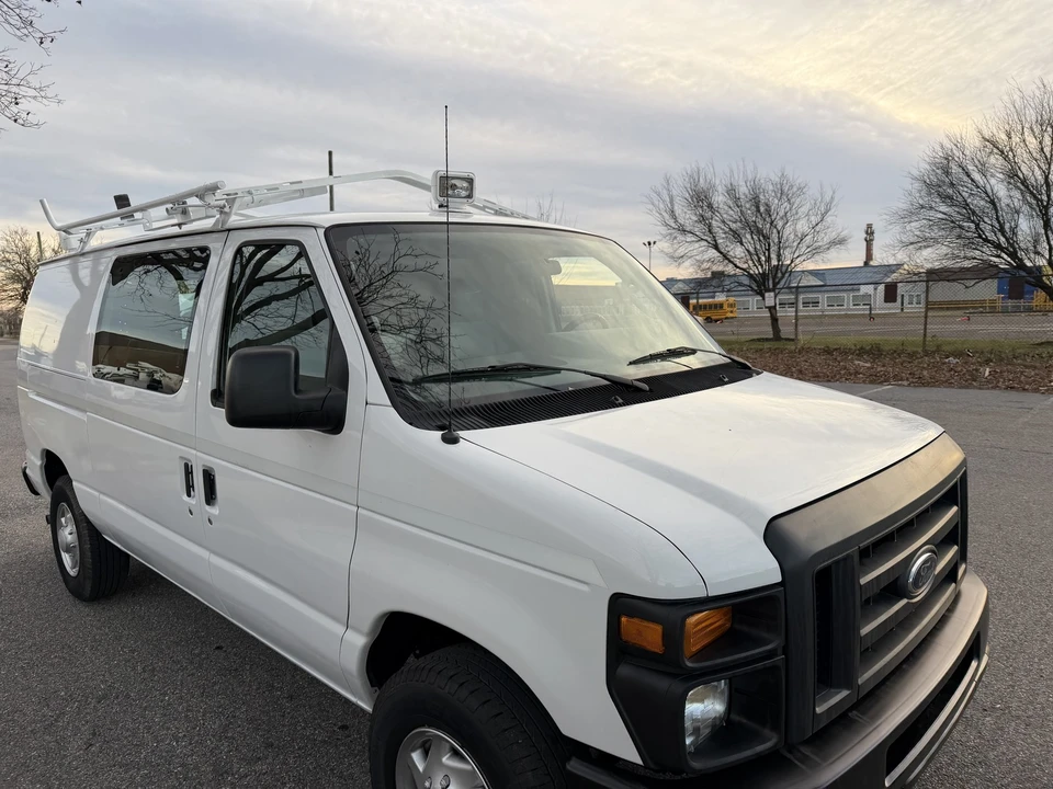 2013 Ford Econoline Van - Image 8 of 21