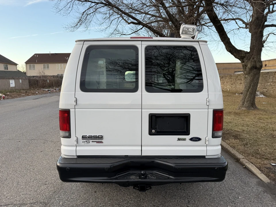2013 Ford Econoline Van - Image 11 of 21