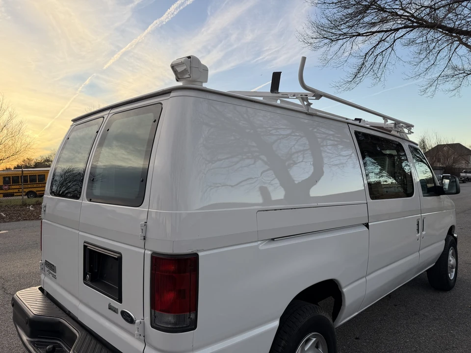 2013 Ford Econoline Van - Image 14 of 21