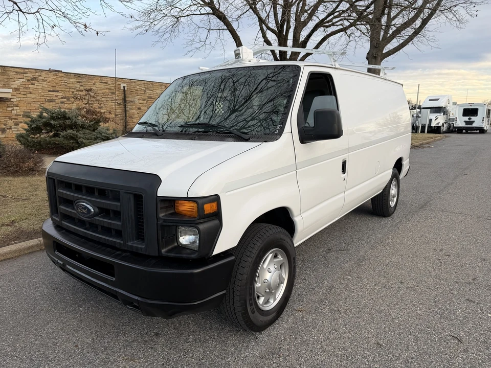 2013 Ford Econoline Van - Image 2 of 21