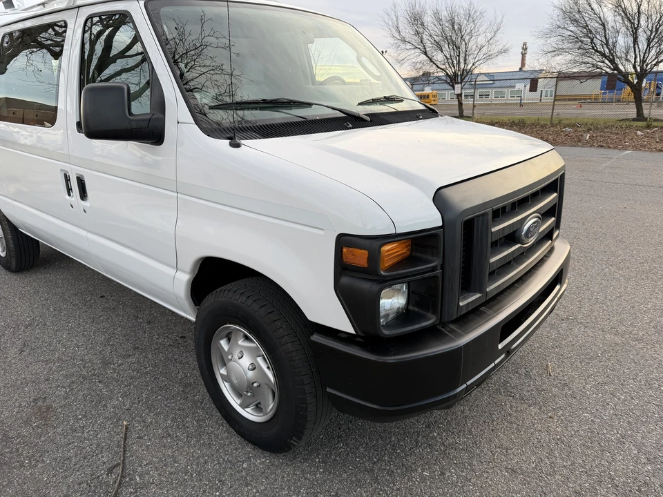 2013 Ford Econoline Van - Image 7 of 21