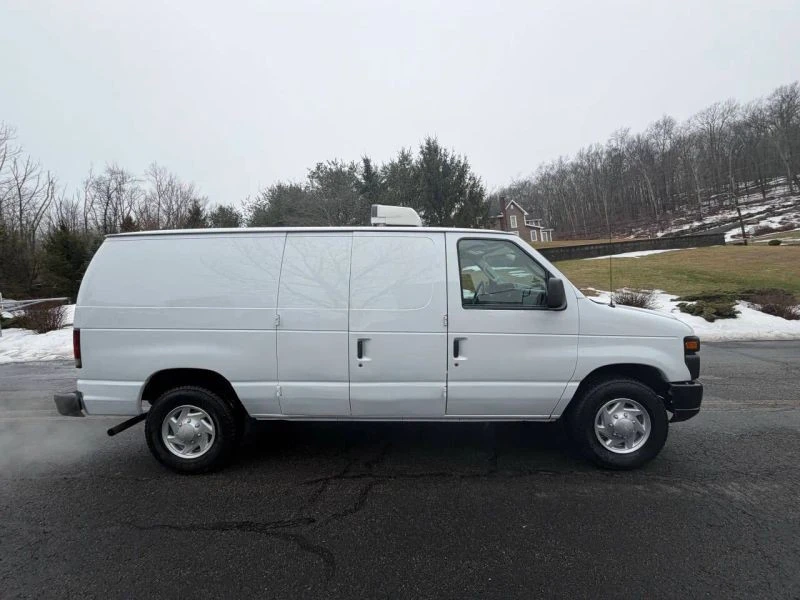 2013 Ford Econoline Van - Image 5 of 12