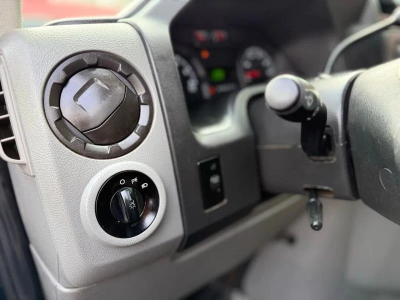 2013 Ford Econoline Van - Image 11 of 12