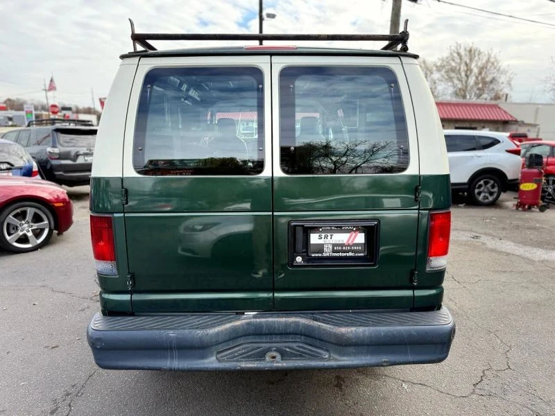 2013 Ford Econoline Van - Image 8 of 12