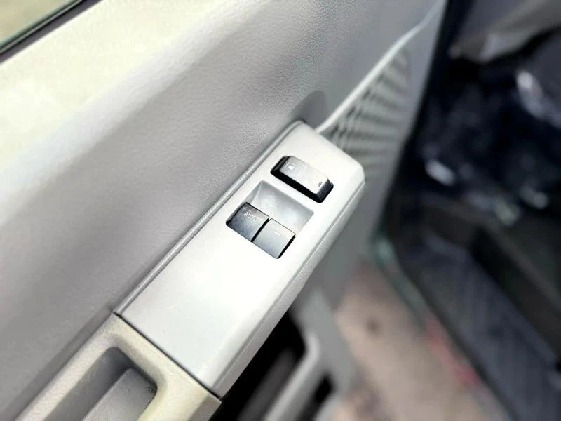 2013 Ford Econoline Van - Image 10 of 12
