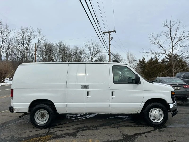 2013 Ford Econoline Van - Image 8 of 12