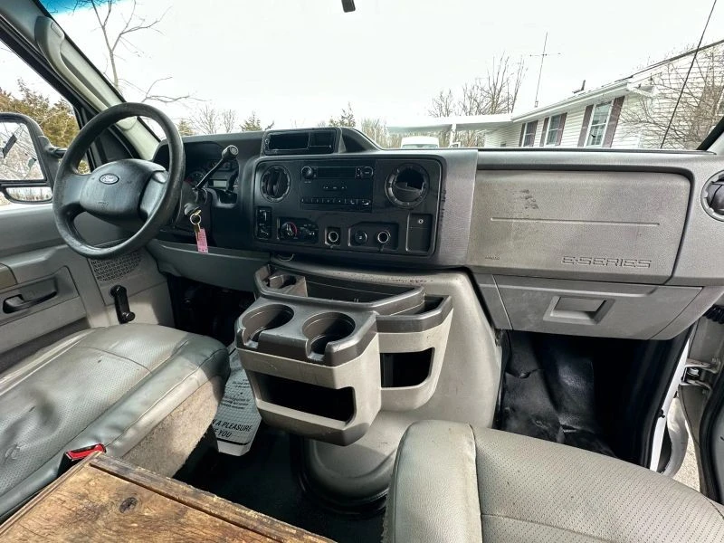 2013 Ford Econoline Van - Image 11 of 12